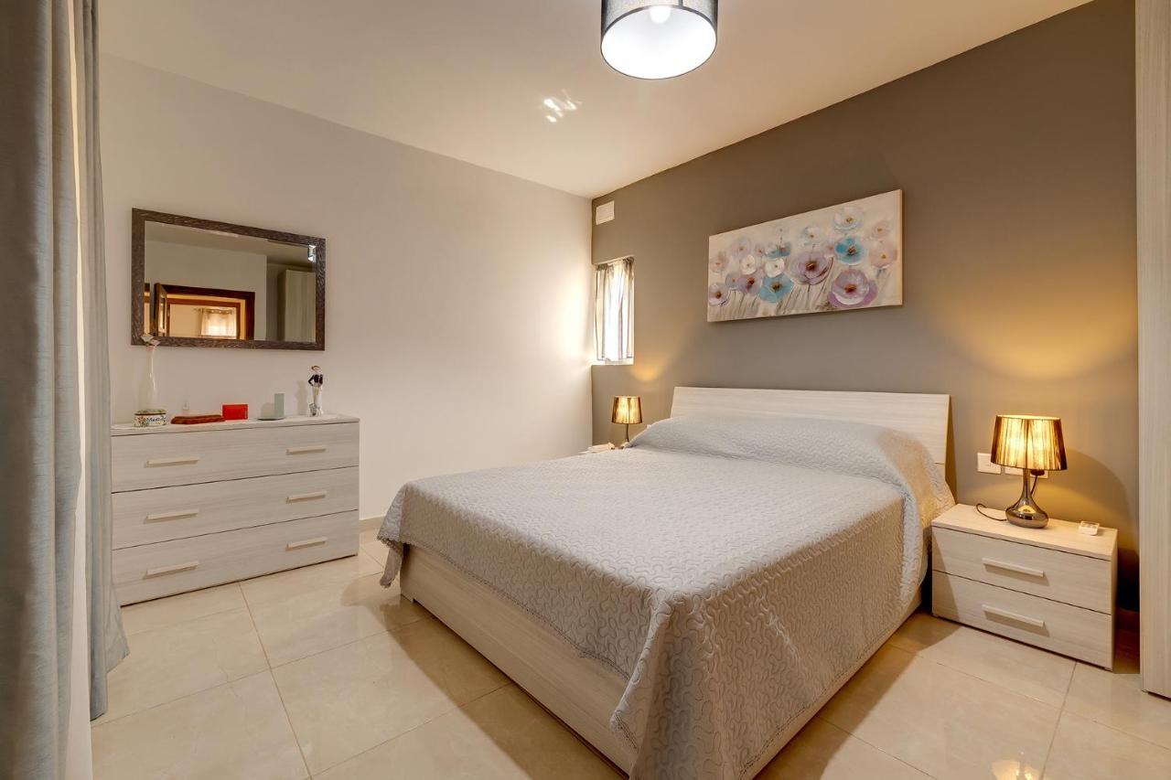 Stylish Bright And Airy Apart In Central Bugibba St. Paul's Bay Esterno foto