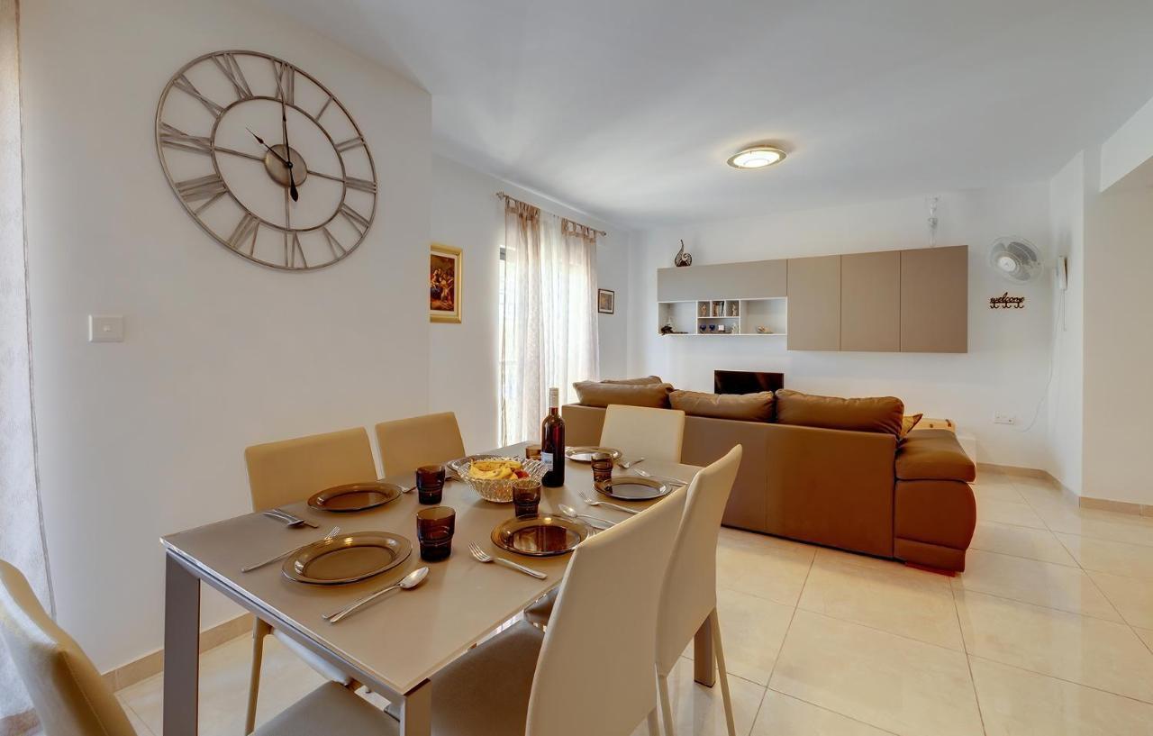 Stylish Bright And Airy Apart In Central Bugibba St. Paul's Bay Esterno foto